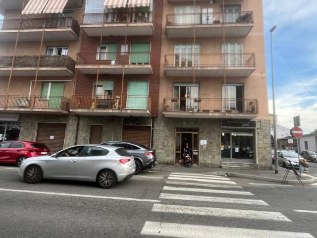 Via XXV Aprile 91 5 vani 106mq