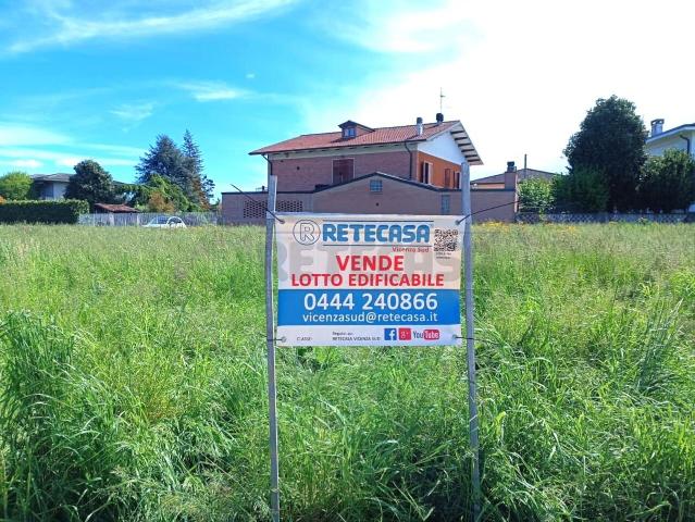 Via XXV Aprile 1588mq