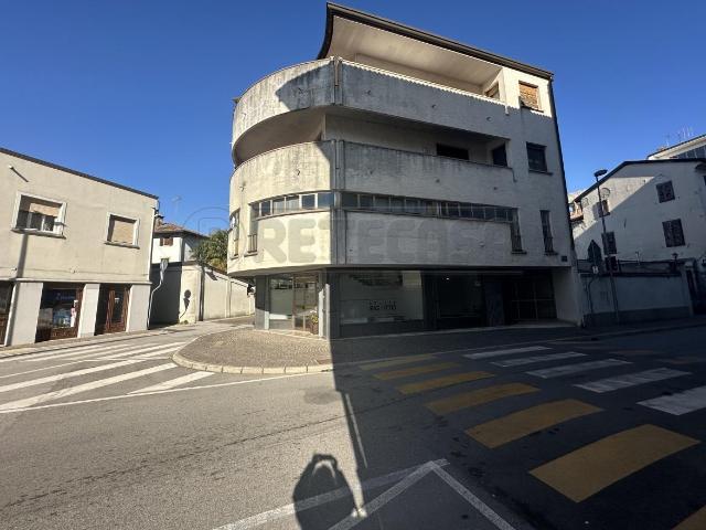 Via XX Settembre 6 7 vani 205mq