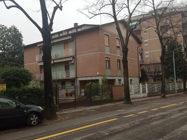 via Zanichelli 3 quadrilocale 110mq
