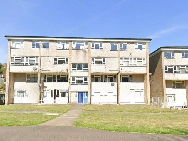 Viaduct Court, Pontypool NP4, 3 bed flat to rent, £995 pcm | PrimeLocation