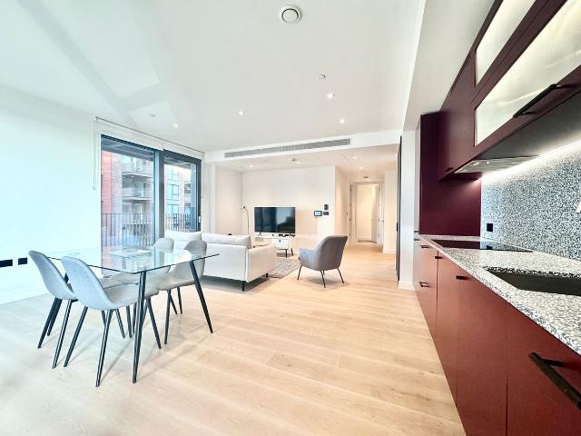 Viaduct Gardens, London SW11, 2 bed flat to rent, £4,150 pcm | PrimeLocation