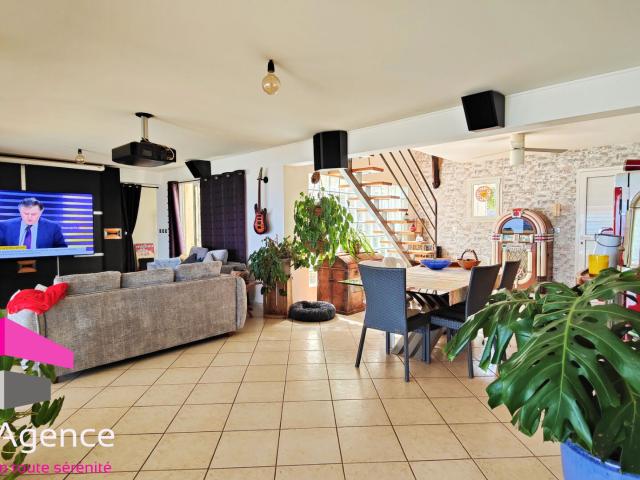 VIAGER OCCUPE SAINT GILLES LES BAINS