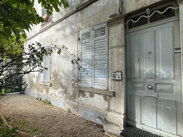 VIAGER OCCUPE SANS RENTE BEL ANCIEN BORD DE RHÔNE 103m2
