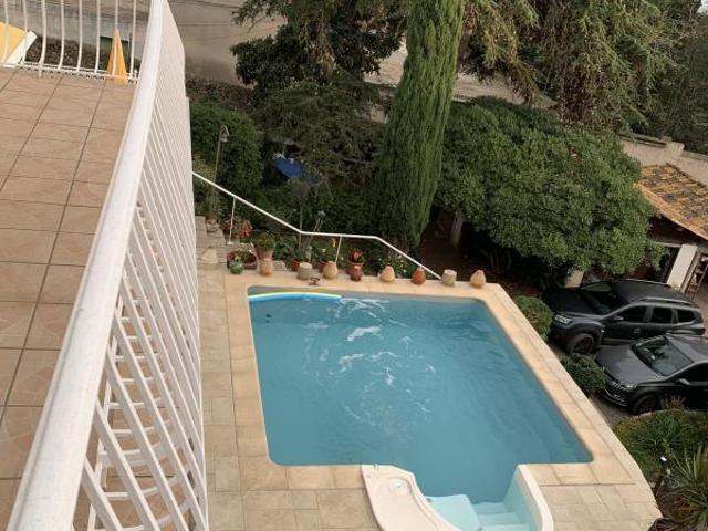 SETE corniche maison en viager libre splendide vue mer avec plusieurs appartements, attention il s'agit d'un viager