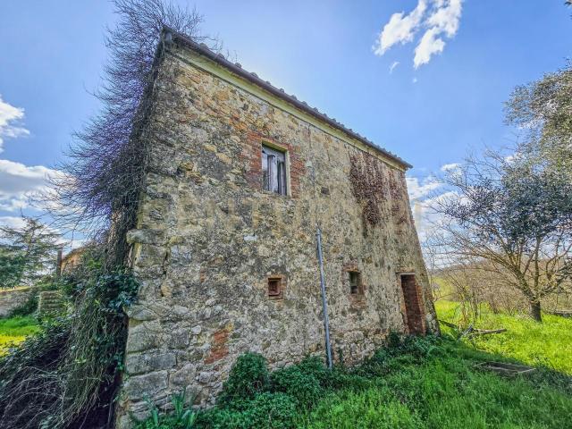 Vial podere nuovo snc 11 vani 400mq