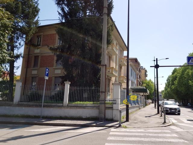 Viale Tanara 13 3 trilocale 83mq