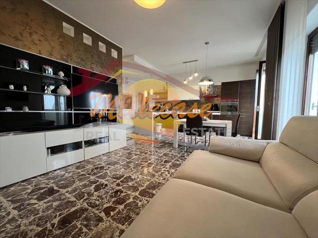 Viale Teracati 50 quadrilocale 118mq