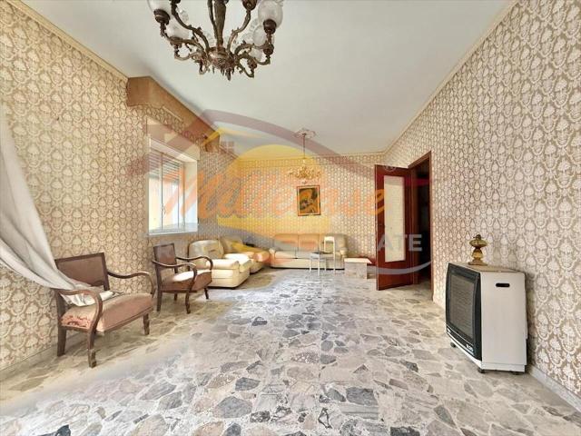 VIALE TISIA 71 5 vani 110mq