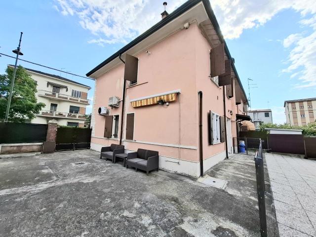 Viale Trieste 97 6 vani 100mq