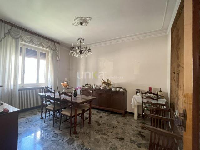 Viale Verdi snc 5 vani 180mq
