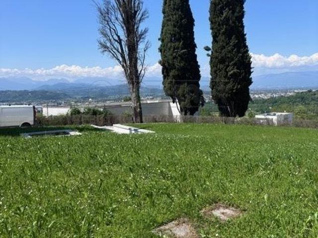 VIALE X GIUGNO 5 vani 400mq