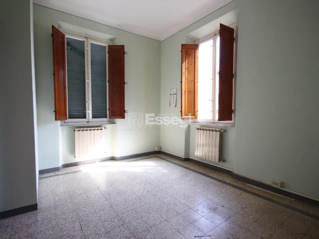 Viale Agostino Marti 12 vani 300mq