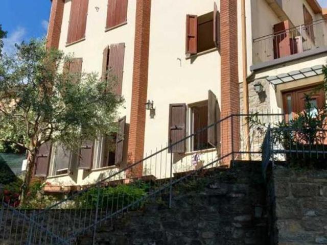Viale Angelo Battelli 24 9 vani 153mq
