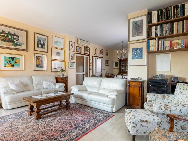 Viale Angelo Masini 9 vani 238mq