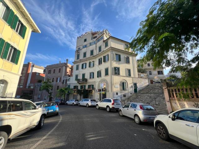 Viale Aurelio Saffi 81 monolocale 50mq