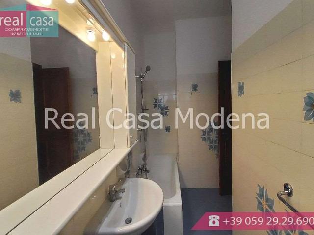 Viale Buon Pastore N. 2 Camere LIBERE in Appartamento CONDIVISO di 4 stanze e 2 bagni