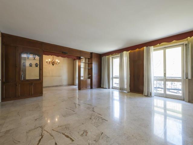 Viale Certosa quadrilocale 155mq