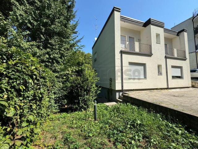Viale Dante 10 vani 164mq