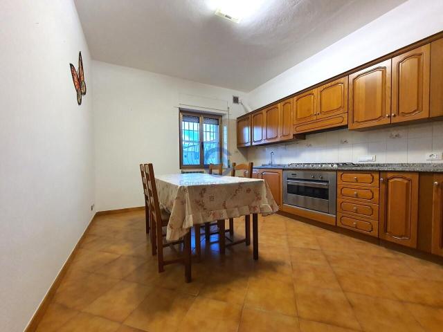Viale degli Angioini 11 trilocale 100mq