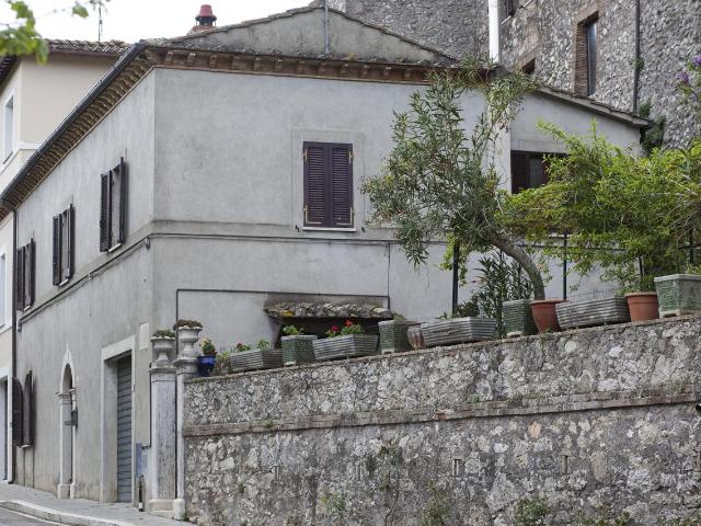 Viale della Rimembranza 4 9 vani 200mq