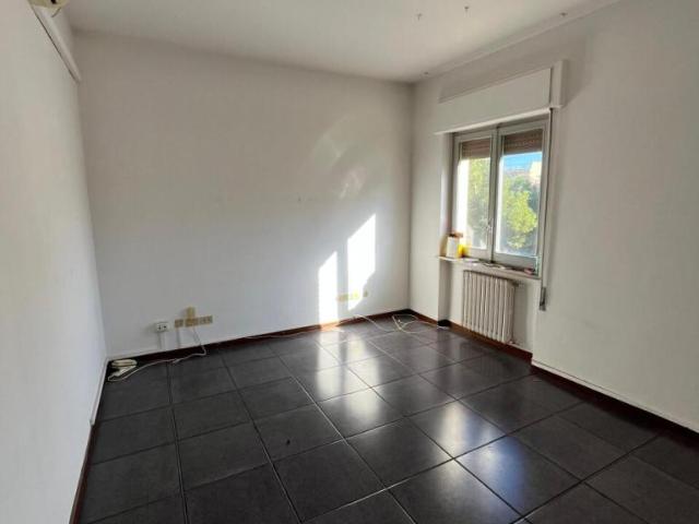 Viale della Rimembranza 24 6 vani 180mq