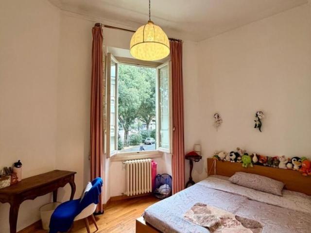 Viale Edmondo de Amicis 5 vani 110mq