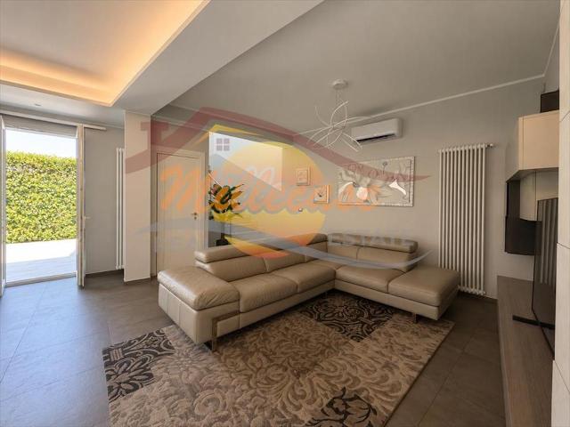 Viale Epipoli 7 vani 185mq