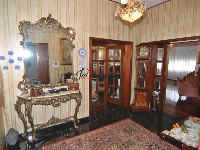 Viale Fabbricotti 106 11 7 vani 217mq