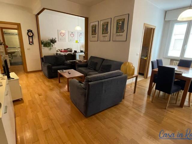 Viale Flavio Gioia 5 vani 104mq