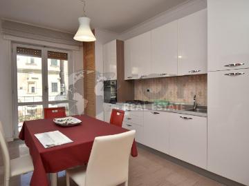 Viale Francesco Lo Re 14 trilocale 70mq