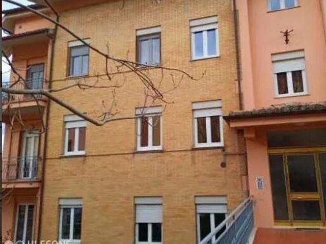 Viale Giacomo Leopardi 2 10 vani 261mq