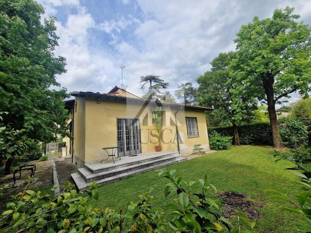 Viale Giuseppe Giusti 10 vani 300mq
