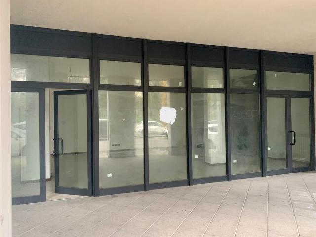 VIale Gramsci monolocale 105mq
