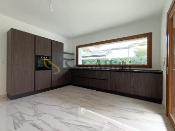 Viale John Fitzgerald Kennedy 7 vani 300mq