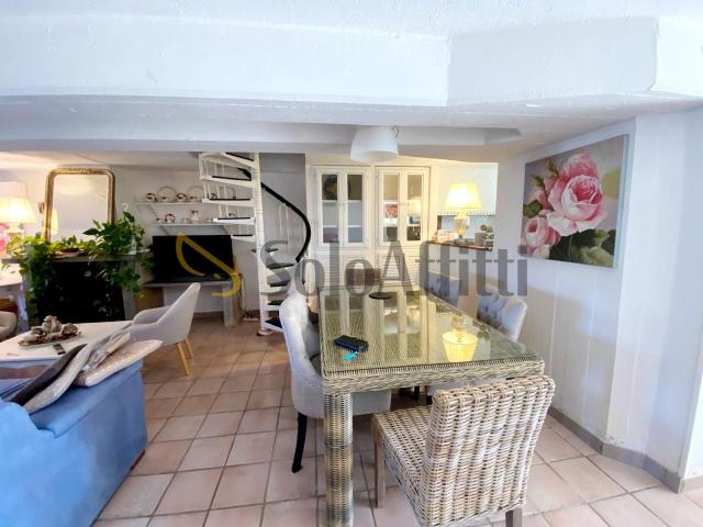 Viale Martano quadrilocale 75mq