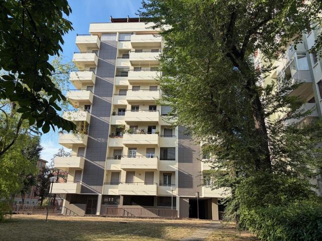 Viale Olimpia 5 vani 128mq