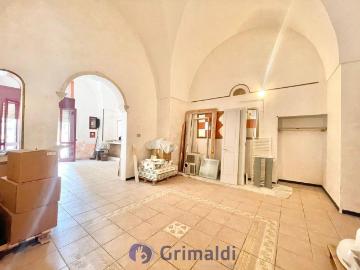 Viale Otranto 48 bilocale 72mq