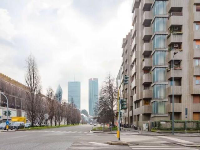 Viale Paolo Onorato Vigliani 13 6 vani 176mq