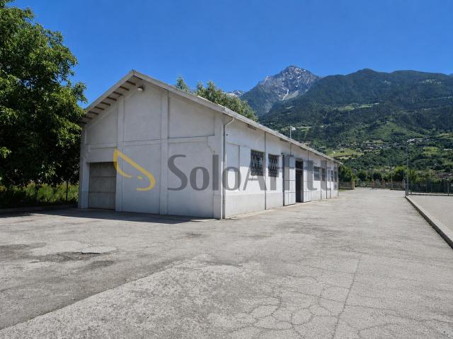 Viale Partigiani 31 8 vani 390mq