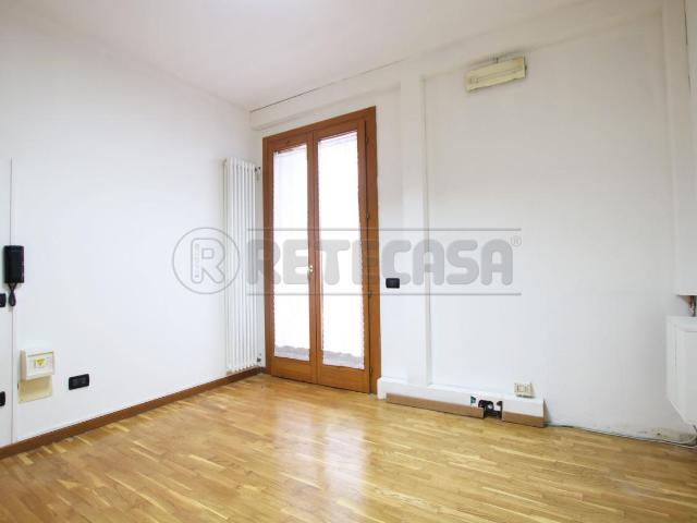 viale riviera berica 451 trilocale 56mq