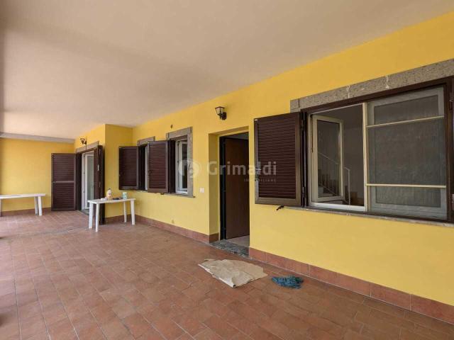 Viale Roma 210 5 vani 125mq