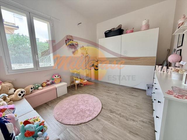 Viale Scala Greca 5 vani 154mq