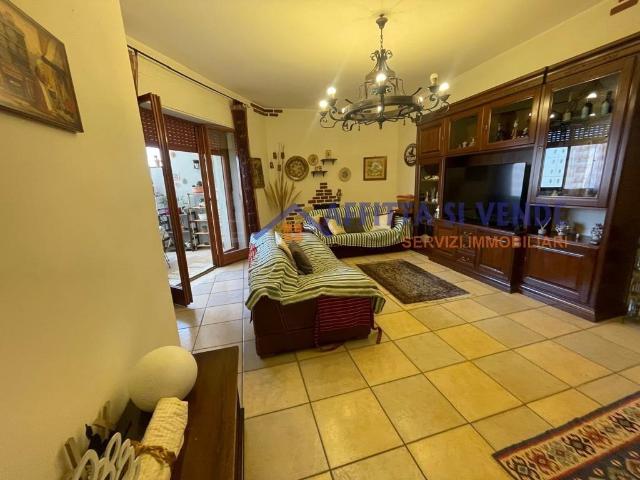 Viale Scala Greca 67 7 vani 156mq