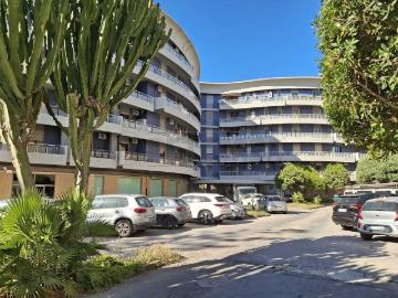 Viale Scala Greca 8 vani 183mq