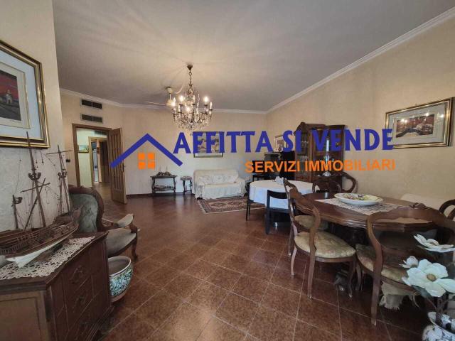 Viale Scala Greca 21 5 vani 163mq