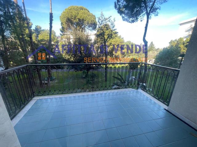 viale scala greca 260 5 vani 170mq
