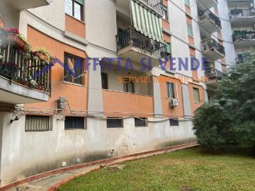 Viale Scala Greca 264 5 vani 152mq