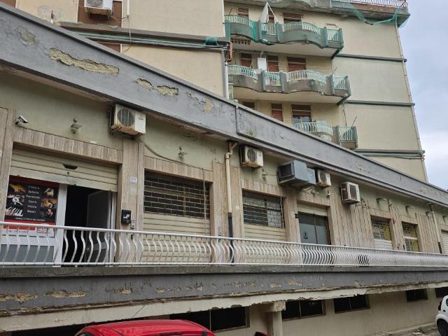 Viale Scala Greca 300f 175 300mq