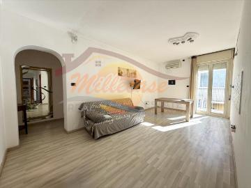 VIALE SANTA PANAGIA 28 5 vani 160mq